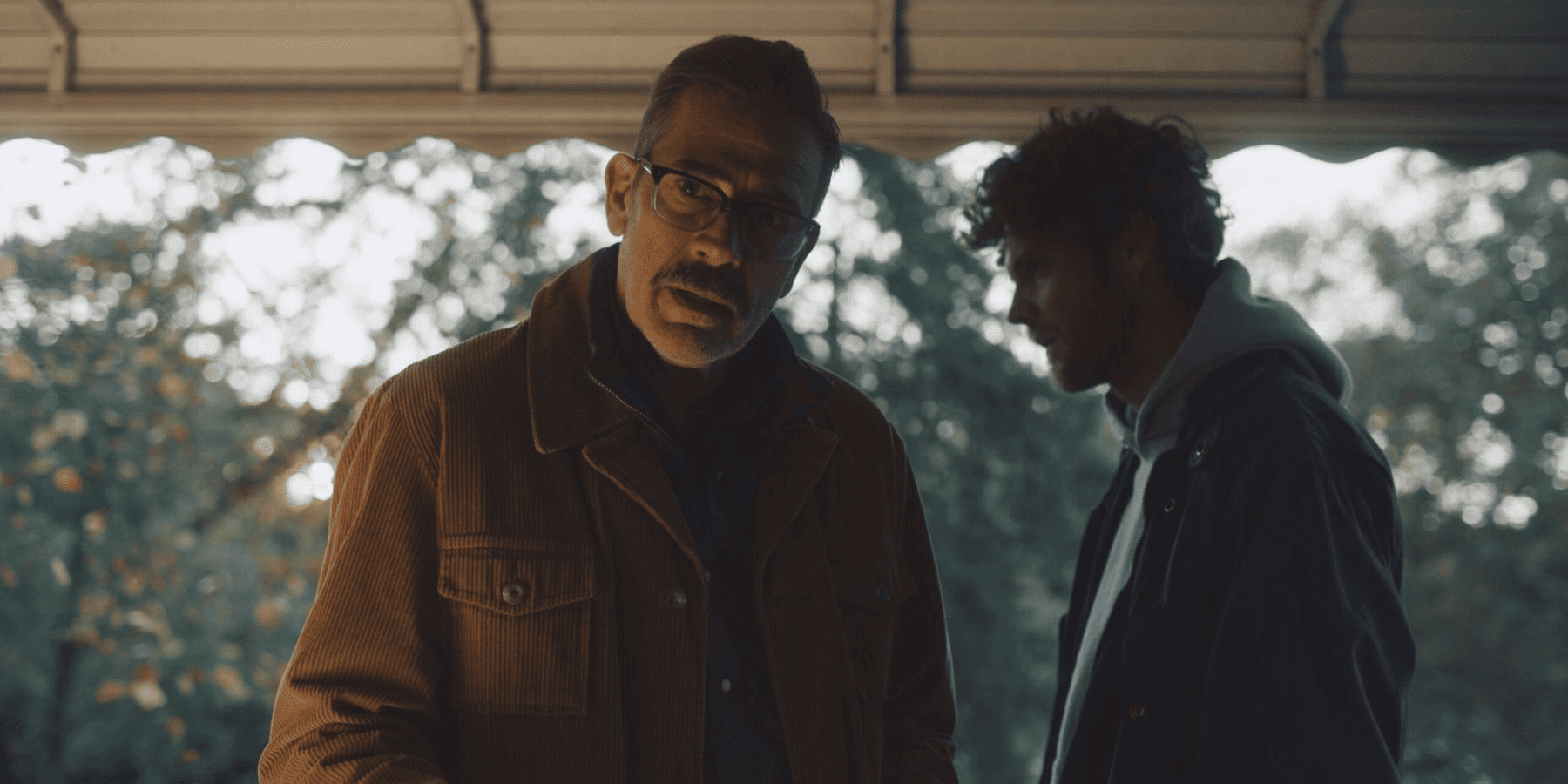 Neighborhood Watch: el thriller protagonizado por Jack Quaid y Jeffrey Dean Morgan fija su estreno